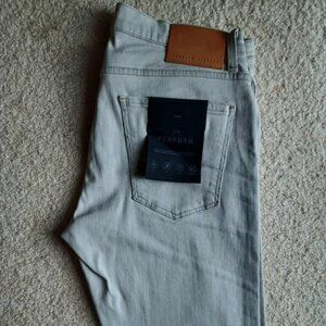 NEW W/Tags Men's "Citizens of Humanity" Light Grey Skinny Jeans